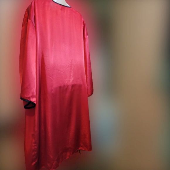 CARROLL REED COLLECTIONS VINTAGE SHORT STYLE RED W/ BLACK TRIM DRESSING GOWN - Picture 4 of 7